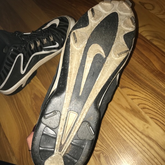 Men’s Nike cleats - Picture 3 of 3
